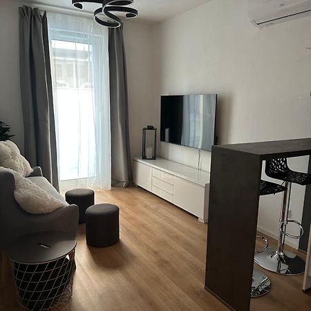 Mickey Apartment Old Town Братислава Экстерьер фото